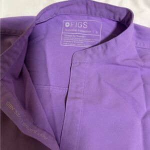 Women’s size small figs Rafaela top- lilac dawn
